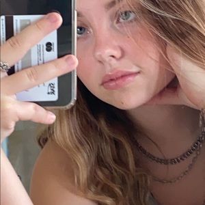 Meet your Posher, Carly